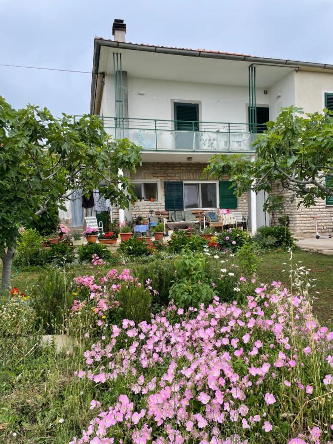 Apartments Grubisin Tribunj  Ngoại thất bức ảnh