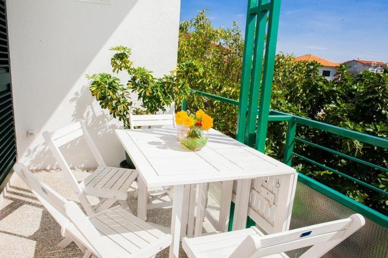 Apartments Grubisin Tribunj  Ngoại thất bức ảnh