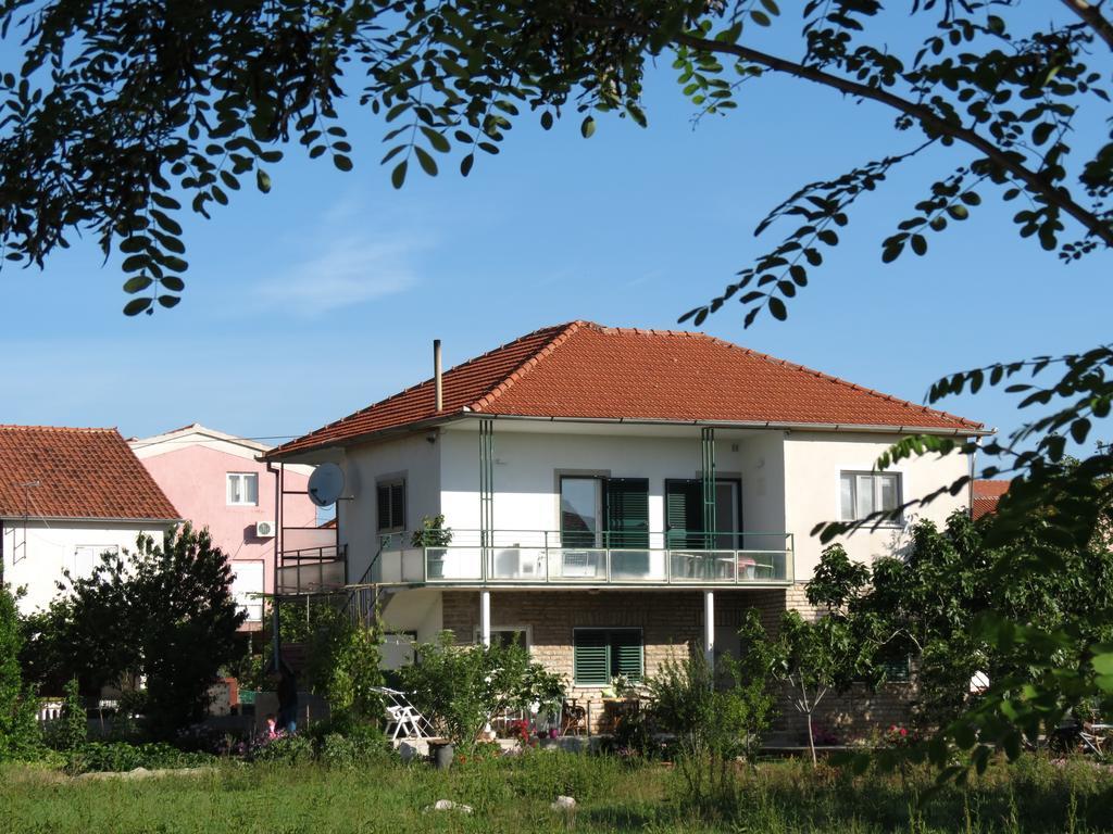 Apartments Grubisin Tribunj  Ngoại thất bức ảnh